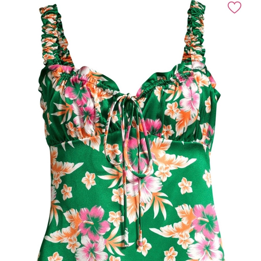 Delfi collective flower top